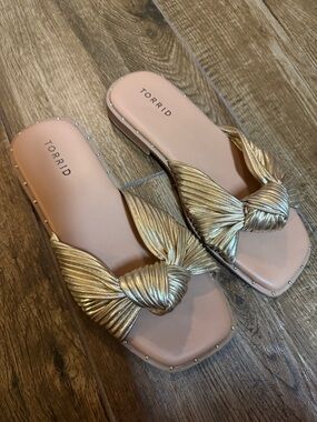 7WW torrid Metallic Gold Knotted Slide Sandals